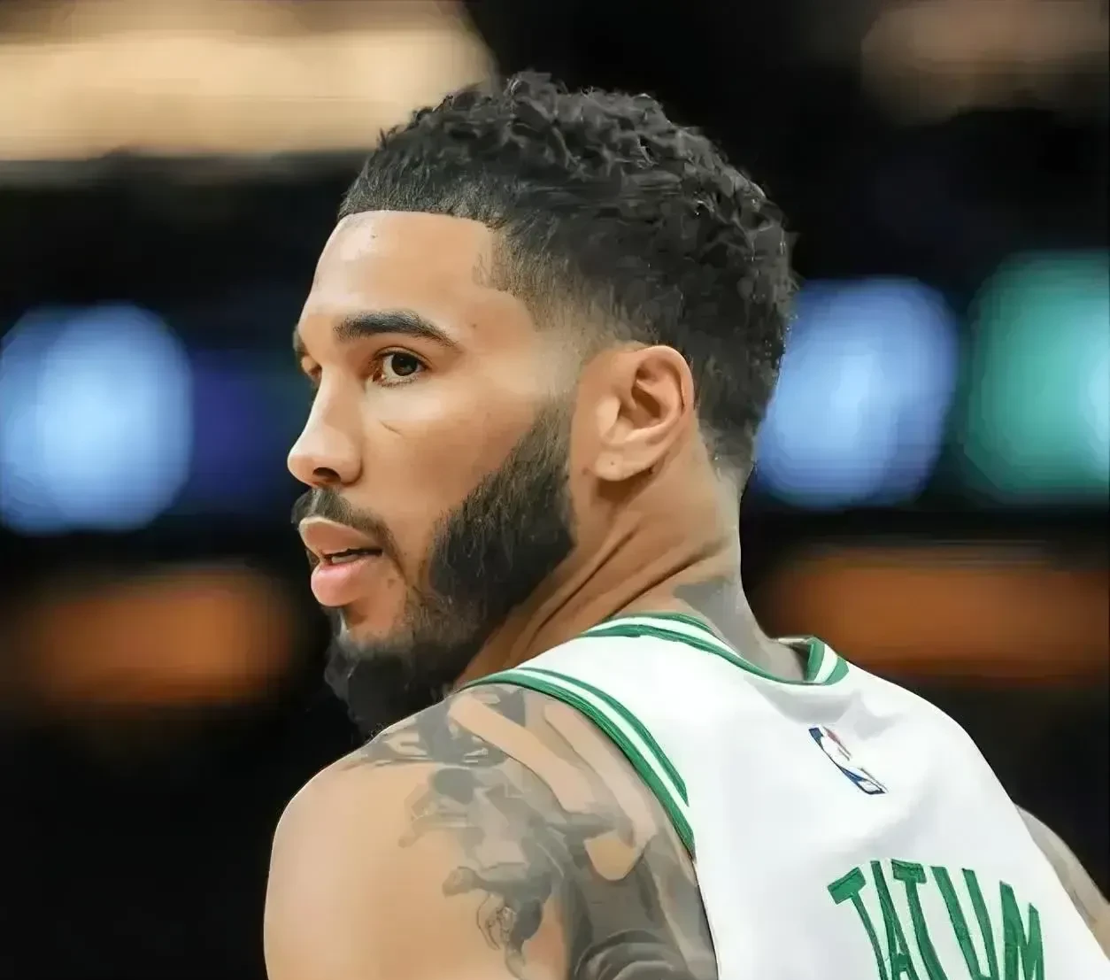 塔图姆连续五场比赛得分超过大比分获胜，IG不断突破！的简单介绍